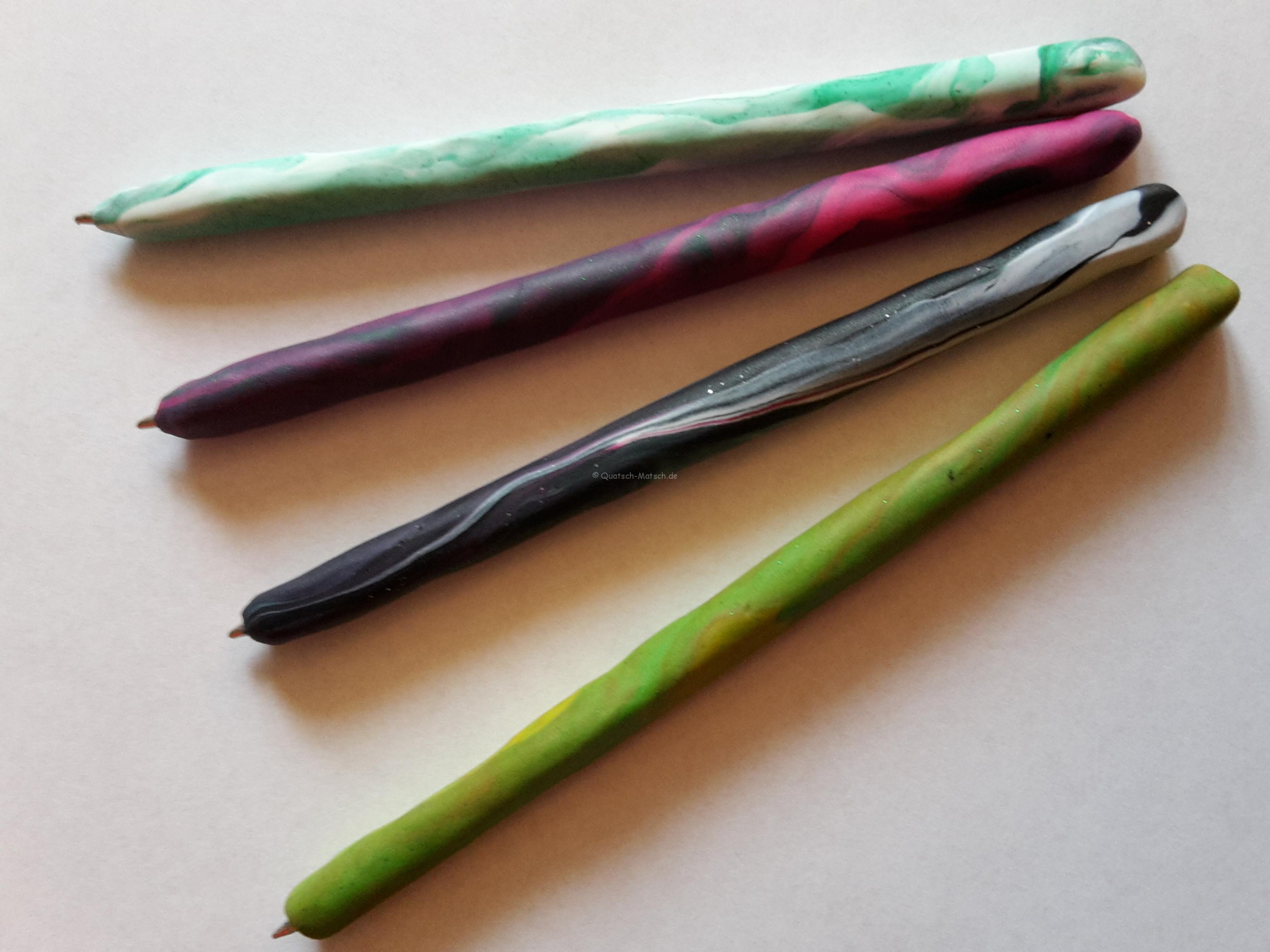 Bunte Stifte aus Fimo selber machen