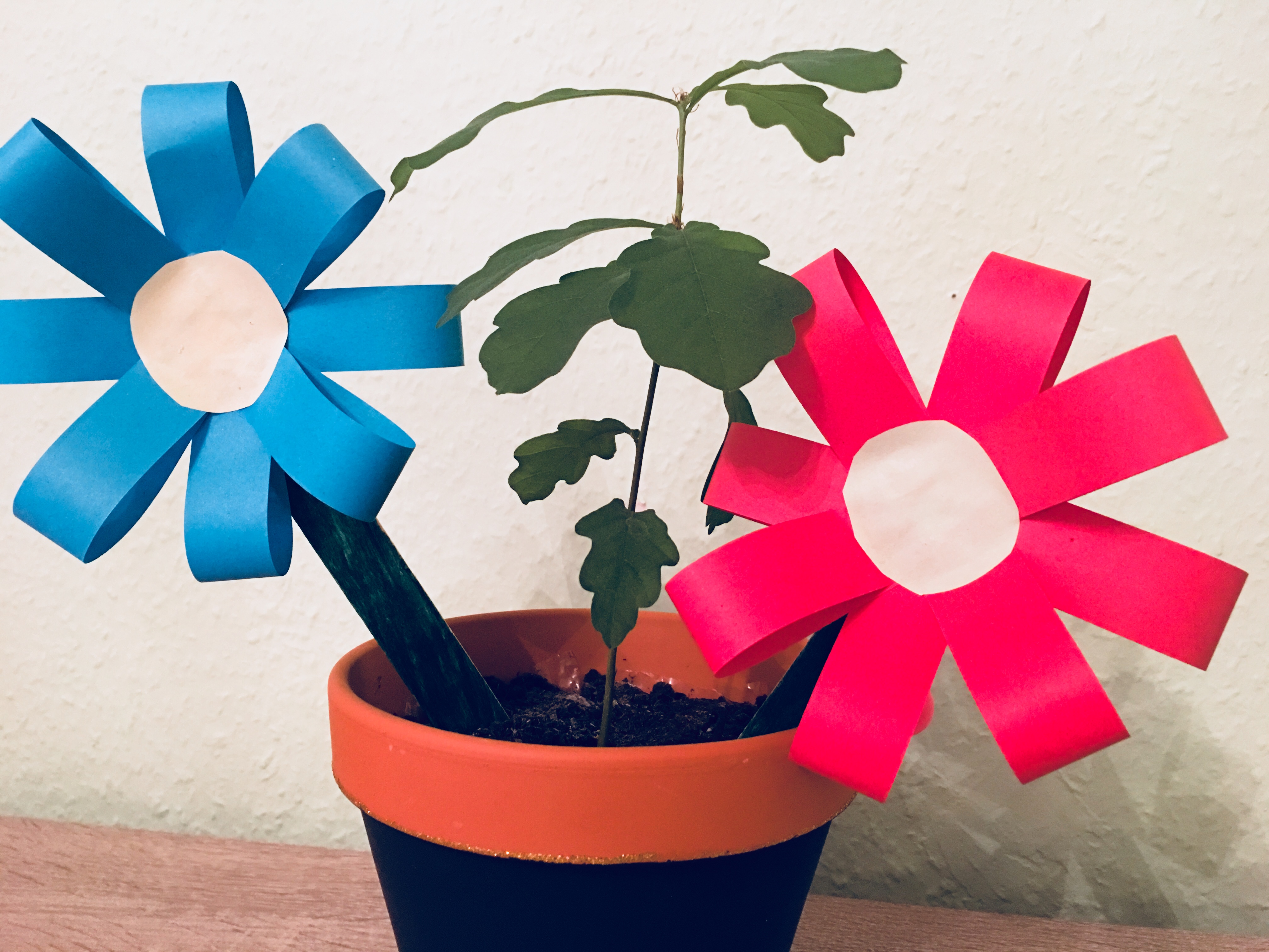 Kleine einfache Blumen - Basteln mit Kindern | Der Familienblog für