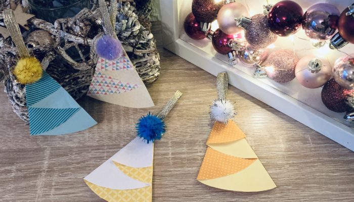 Weihnachtsbaum aus Papier basteln – Bunt zu Weihnachten