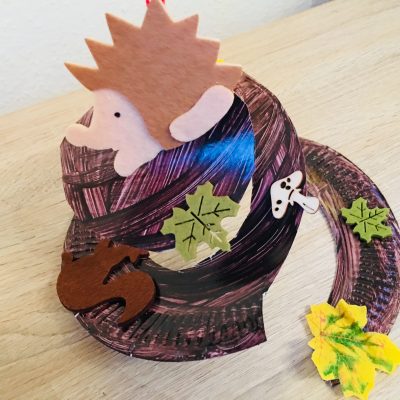 Herbstspirale mit Kindern aus Pappteller basteln